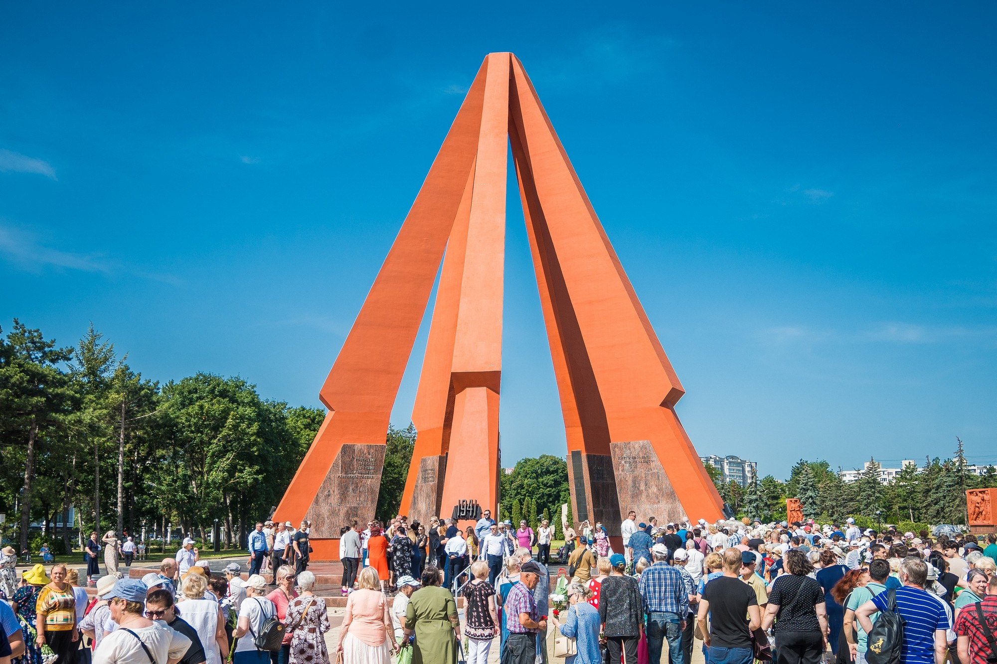 В День памяти и скорби в Кишиневе возложили цветы к мемориальному комплексу «Вечность»